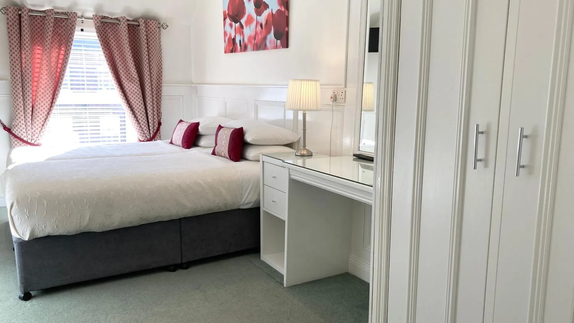 Dergvale Hotel Dublin